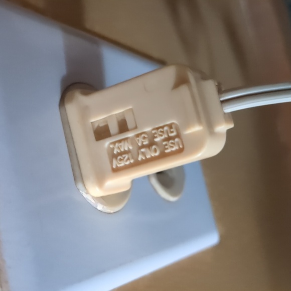 Primitive wooden Saltbox House electric lighted night light in working condition - Picture 4 of 11